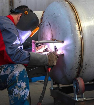 Fertilizer Production‑Two‑Stage Oil‑Free Rotary Screw with 2,000 L Horizontal Air Receiver