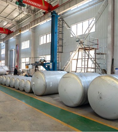 Fertilizer Production - Redundant Duty/Standby Screw Package with 8,000 L Horizontal Air Receiver