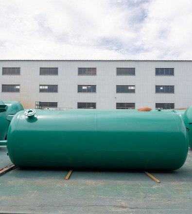 Glass Manufacturing - Integrated Tank-Mounted VSD Screw Package with 800 L Vertical Air Receiver