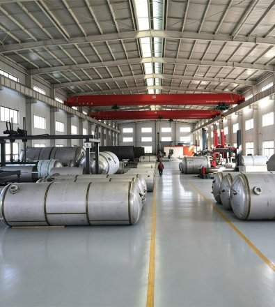 Quarry and Stone Processing - Water-Injected Oil-Free Rotary Screw with 5,000 L Horizontal Air Receiver