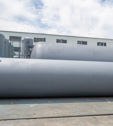 Quarry and Stone Processing - Fixed-Speed Oil-Injected Rotary Screw with 6,000 L Horizontal Air Receiver