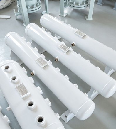 Pharmaceutical Manufacturing - Oil-Free Reciprocating Compressor Package with 2,000 L Vertical Air Receiver