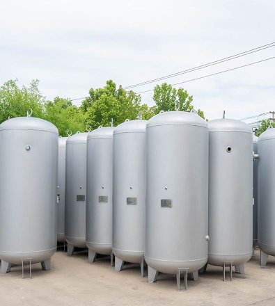 Semiconductor Utility - Oil‑Free Scroll Compressor Bank with 600 L Vertical Air Receiver