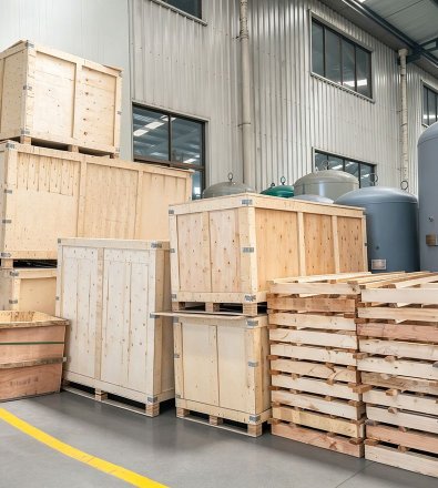 Lithium Battery Manufacturing - Oil‑Free Scroll Compressor Bank with 500 L Vertical Air Receiver