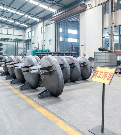 Tire Manufacturing - Sequenced Multi‑Compressor Station with 8,000 L Vertical Air Receiver