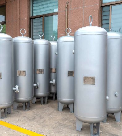 Shipyard Fabrication - Sequenced Multi-Compressor Station with 20,000 L Horizontal Air Receiver